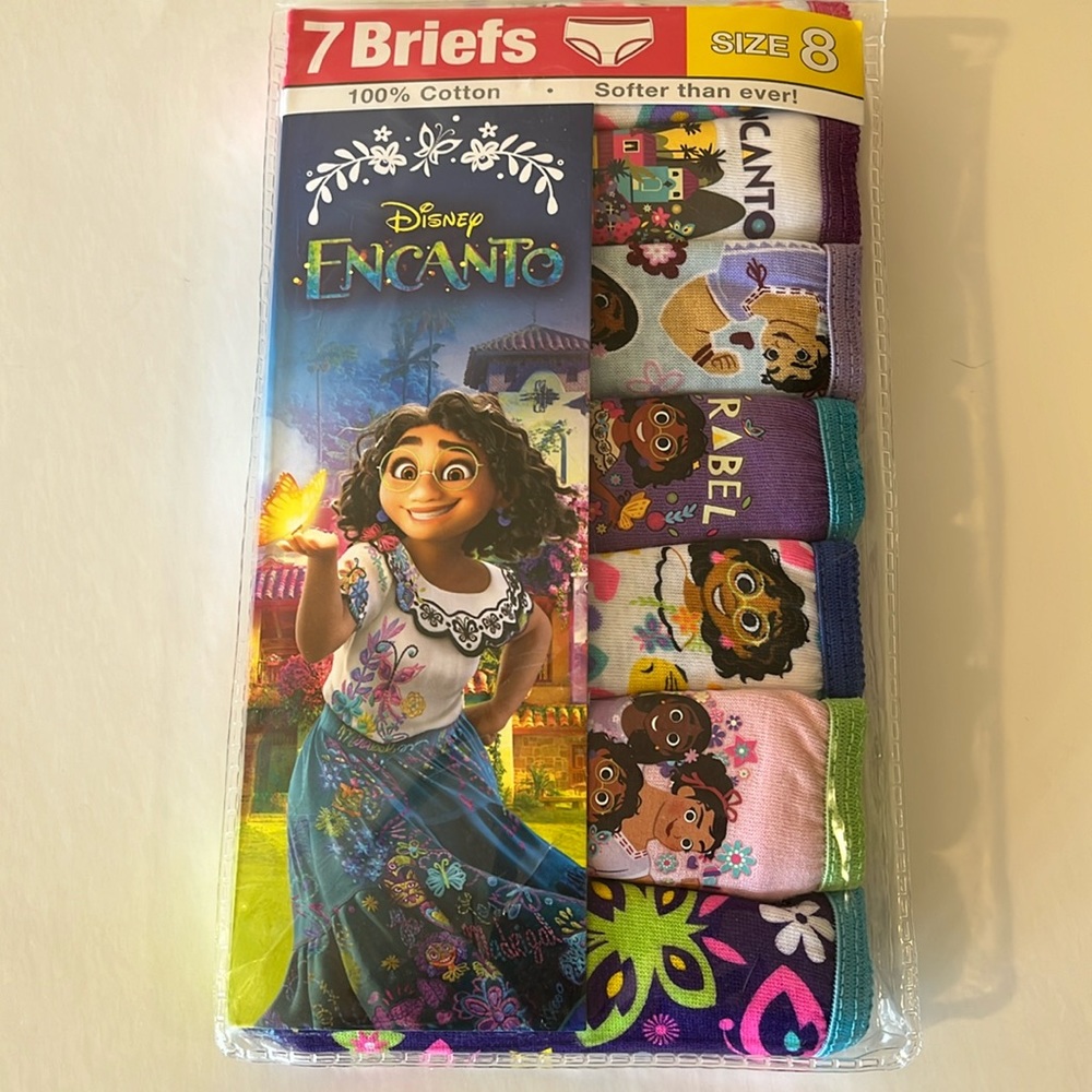 Disney, Encanto theme, 7pk girls briefs, size 8.
